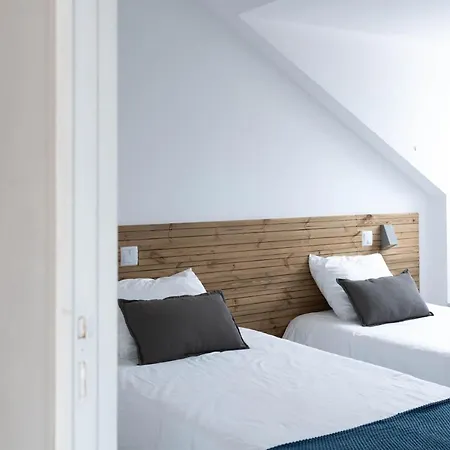 Couette-café Ferrel Surf House *